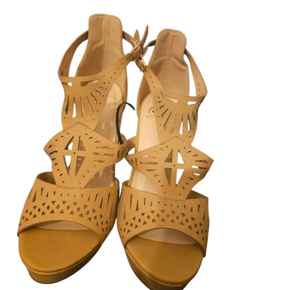 NWOT Golden Tan Cutout Platform Heels By Delicious Shoes Women's Size 7.5 - Picture 2 of 10